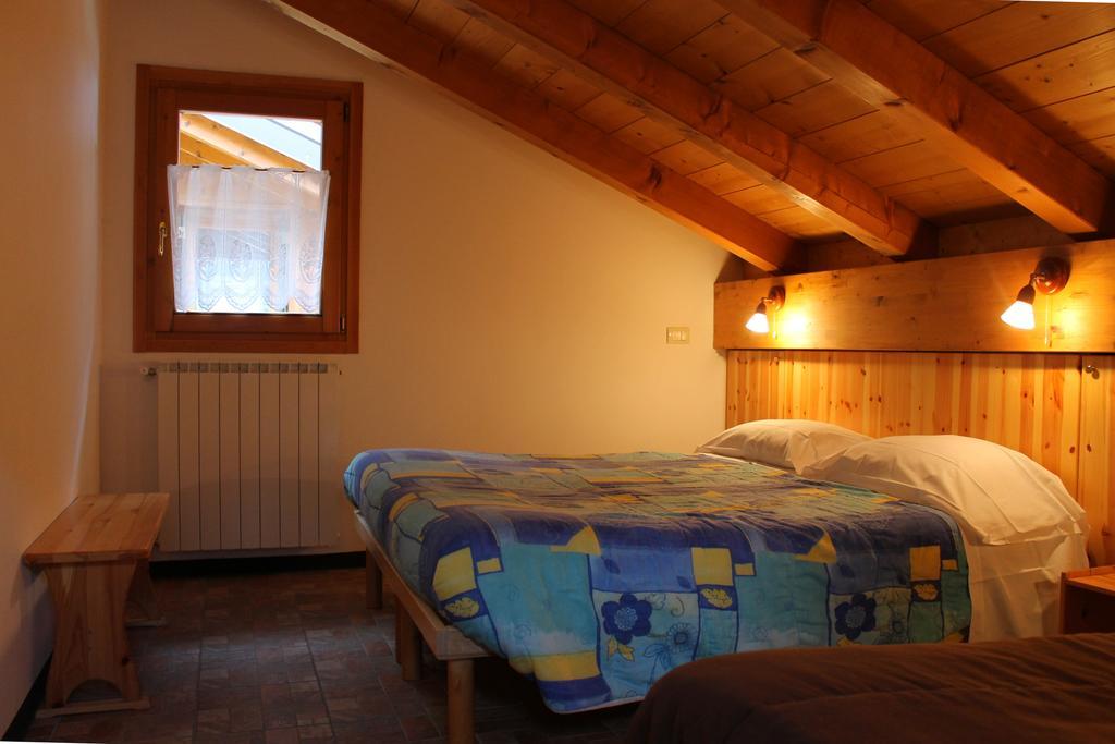 Chalet Presanella Temu Room photo