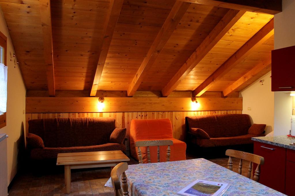 Chalet Presanella Temu Room photo